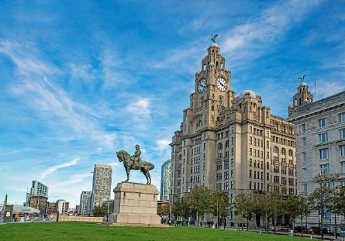 eyelid surgery under local anaesthetic liverpool